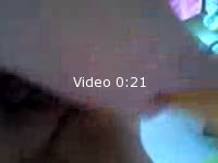 
	 ma femme se gode dans la salle de bain
