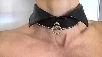 Collier Yoke, Cuir et cristaux Swarovski