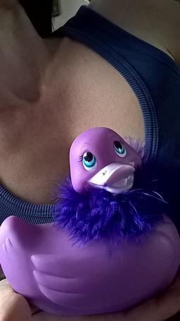 Canard vibrant Paris Duckie Violet