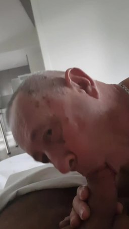 SoumisCAM, la lope suceuse et avaleuse belge